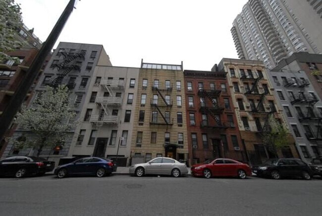 Foto del edificio - 328 E 74th St
