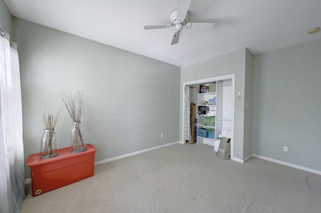 Building Photo - 1811 W 39th St