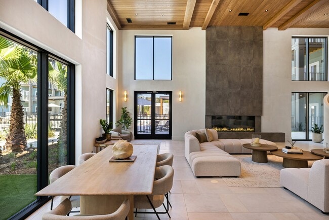 Building Photo - Evado