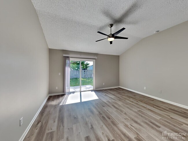 Building Photo - 9282 Thunderbolt Dr