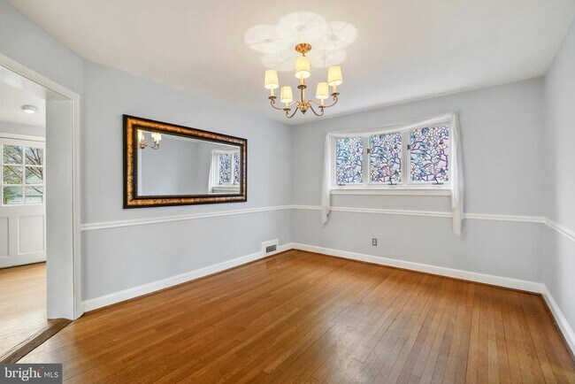 Building Photo - 4451 Albemarle St NW