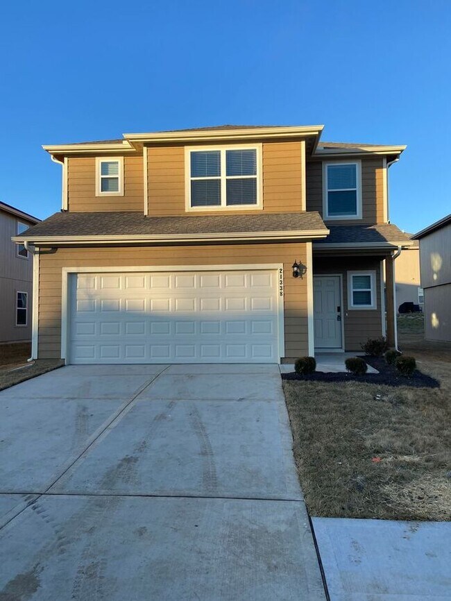 Building Photo - BRAND NEW Three Bedroom | Two and a Half B...