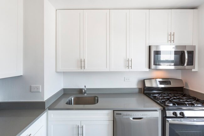 Building Photo - 444 Avenue X
