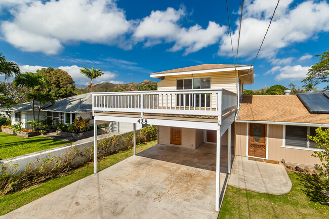 Building Photo - Large 2 Story 1 Bedroom With Sundeck In Qu...