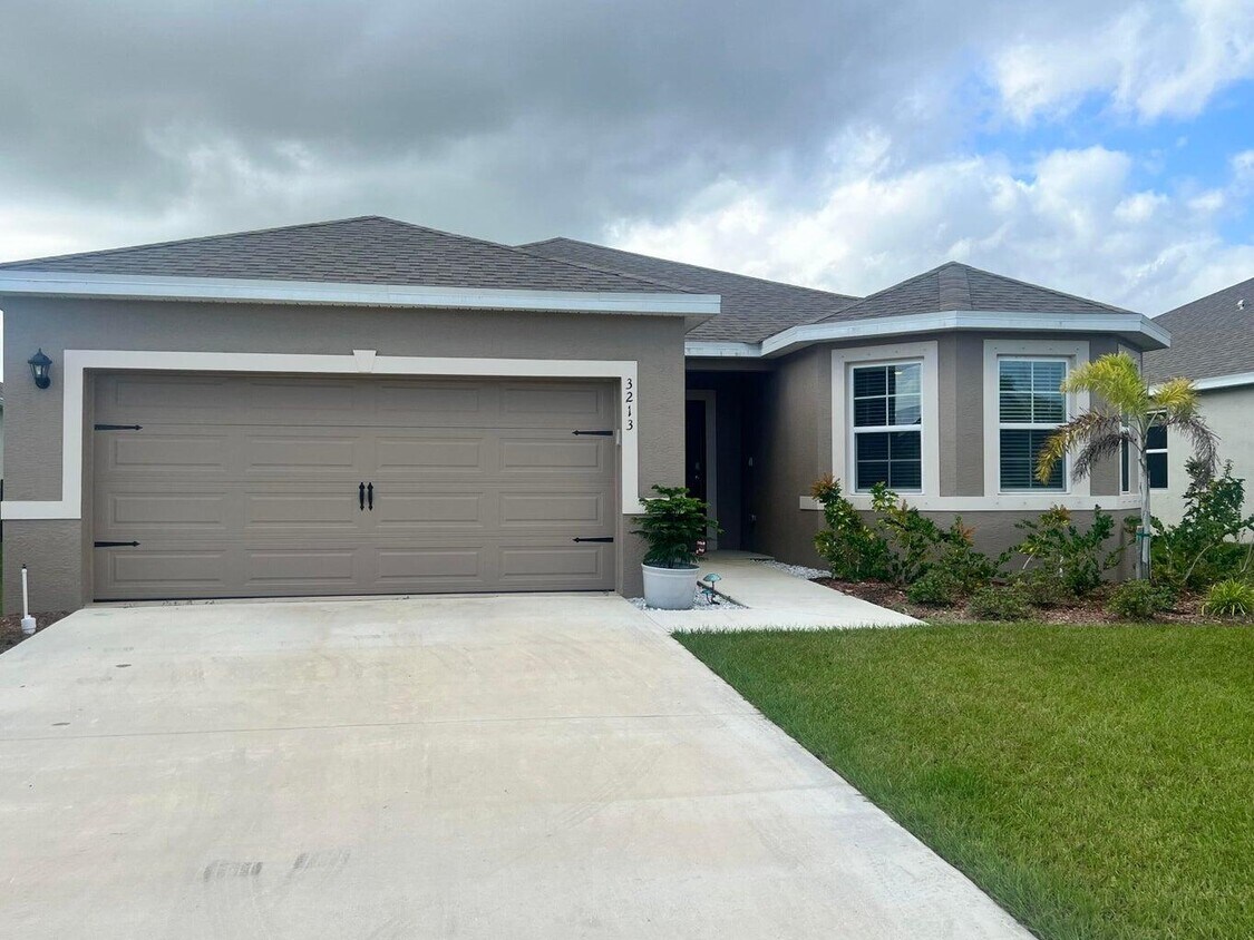 Foto principal - 3213 Trinity Cir