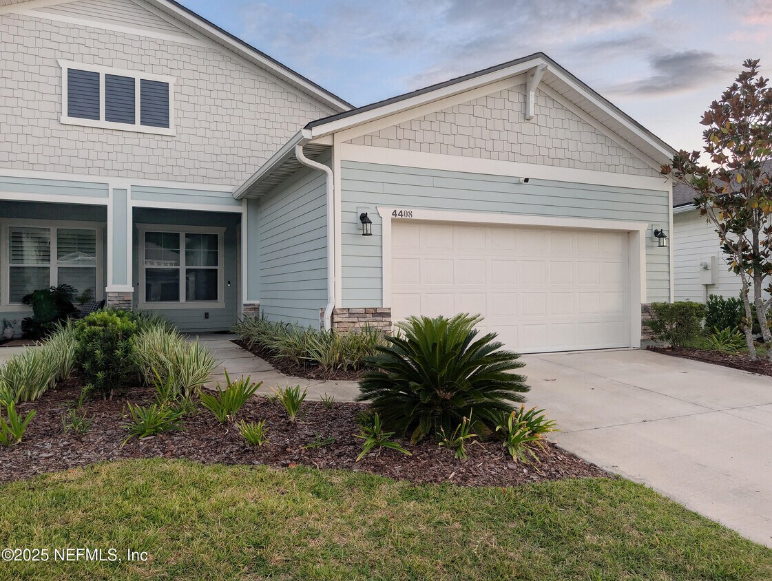 Foto principal - 4408 Sun Lily Ct
