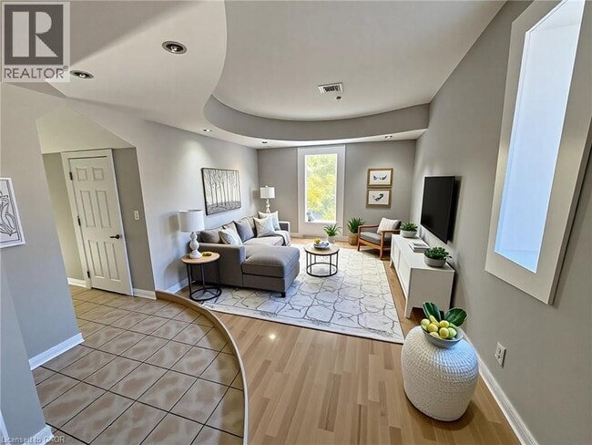 Building Photo - 201 James St S