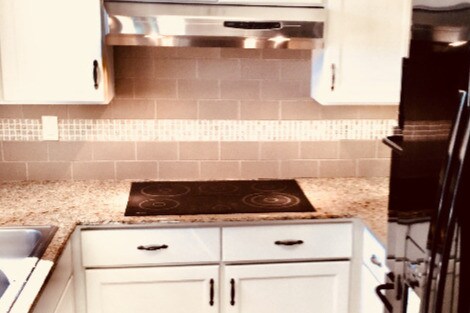Kitchen Cooktop - 5032 Matilda St