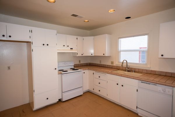 Building Photo - 1408 Rice St