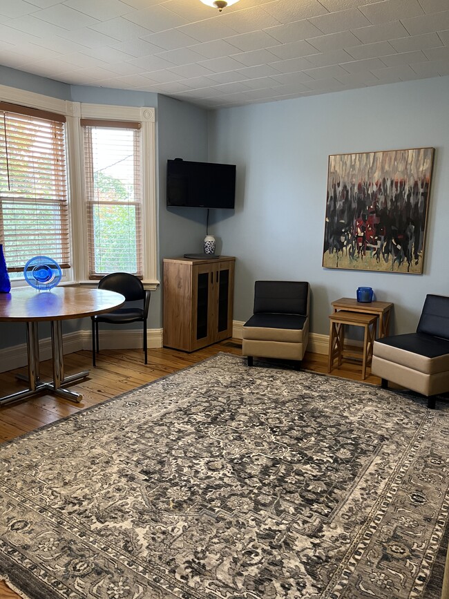 Spacious, Bright Living Room - 518 Washington St