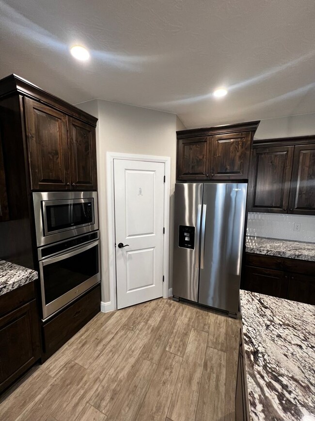 Building Photo - NEW HOME NEXT TO SAND HOLLOW RESERVOIR!