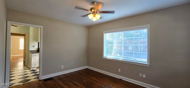 Foto del edificio - 1302 McDuff Ave S