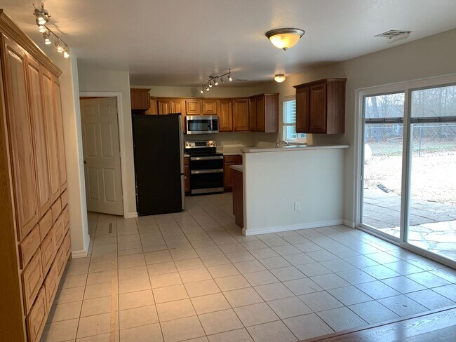 Foto del edificio - 3 Bedroom House for Rent in Bella Vista