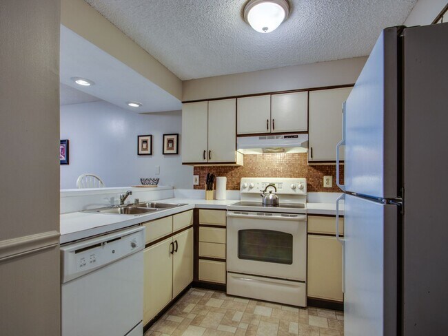 Foto del edificio - OFF SEASON RENTAL - FIRST FLOOR 2 BED 2 BA...