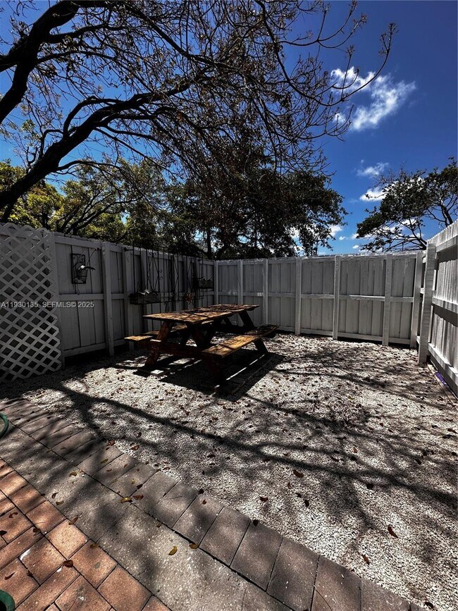 Foto del edificio - 1723 Shenandoah St