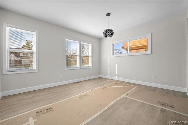 Building Photo - 16200 Parkside St