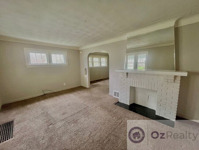 Building Photo - 1263 Crestwood Rd