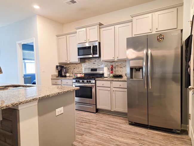 Foto del edificio - 212 Legends Dr