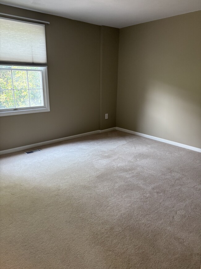 Spare bedroom - 4628 Emblem Cir