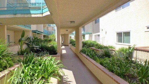 Building Photo - 1121 Obispo Ave