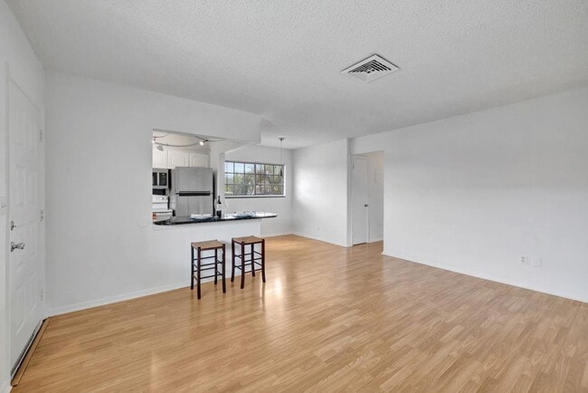 Foto del edificio - 3030 NE 5th Terrace