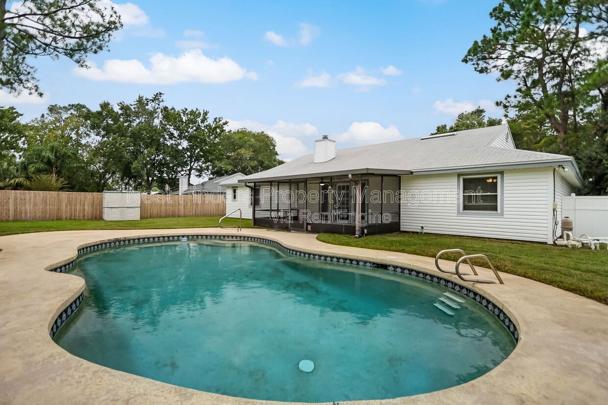 Primary Photo - 10855 Mandarin Station Dr W