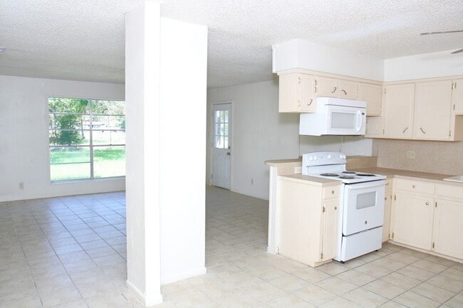 Foto del edificio - 1131 Gifford Rd
