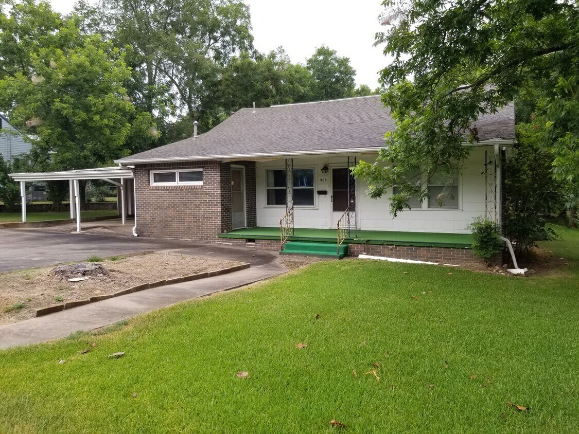 Foto principal - a charming 3 Bed 2 Bath House