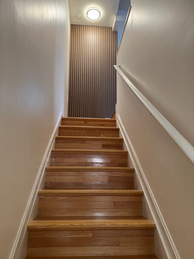 Foto del edificio - 4630 Dillon St