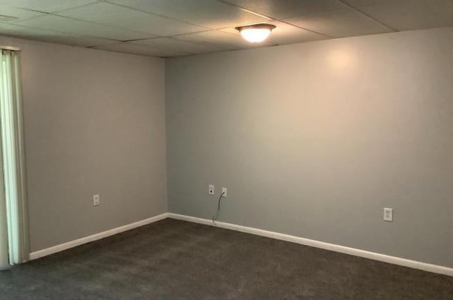 Building Photo - 659 Realm Ct W