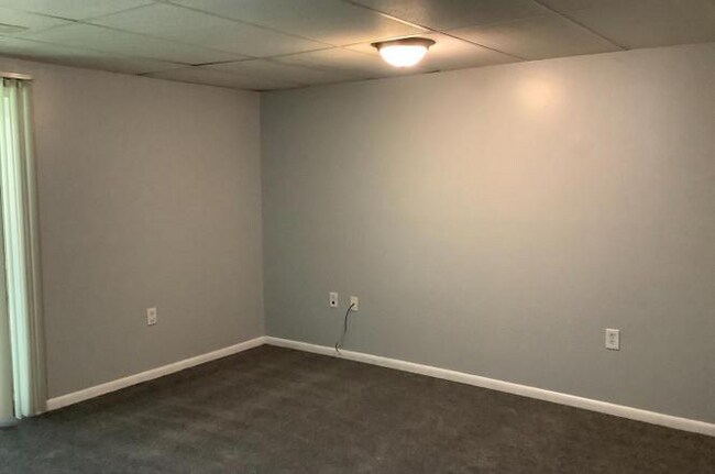 Foto del edificio - 659 Realm Ct W