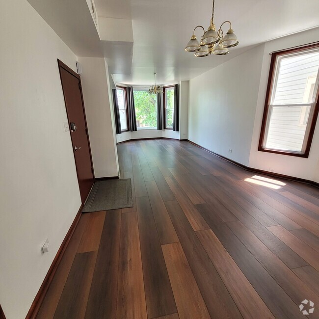 Humboldt Park Apartments for Rent with Extra Storage Chicago, IL 9