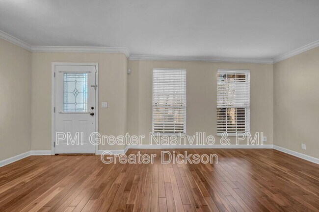 Foto del edificio - 8207 Sawyer Brown Rd