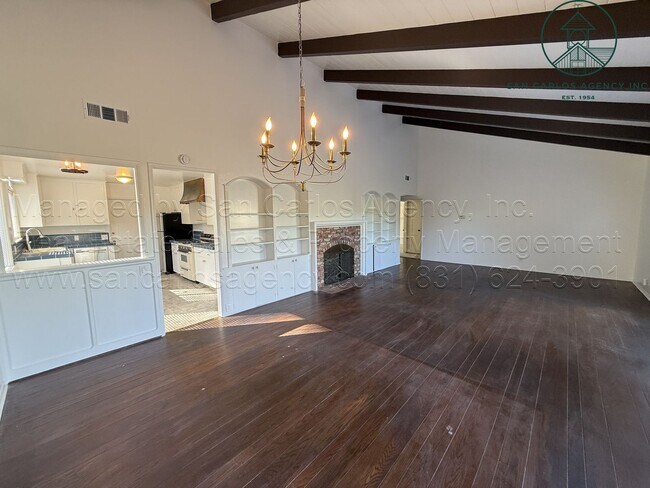 Foto del edificio - Refreshed Four Bedroom Hatton Fields Home