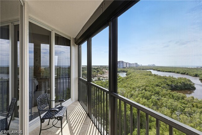 Building Photo - 8990 Bay Colony Dr