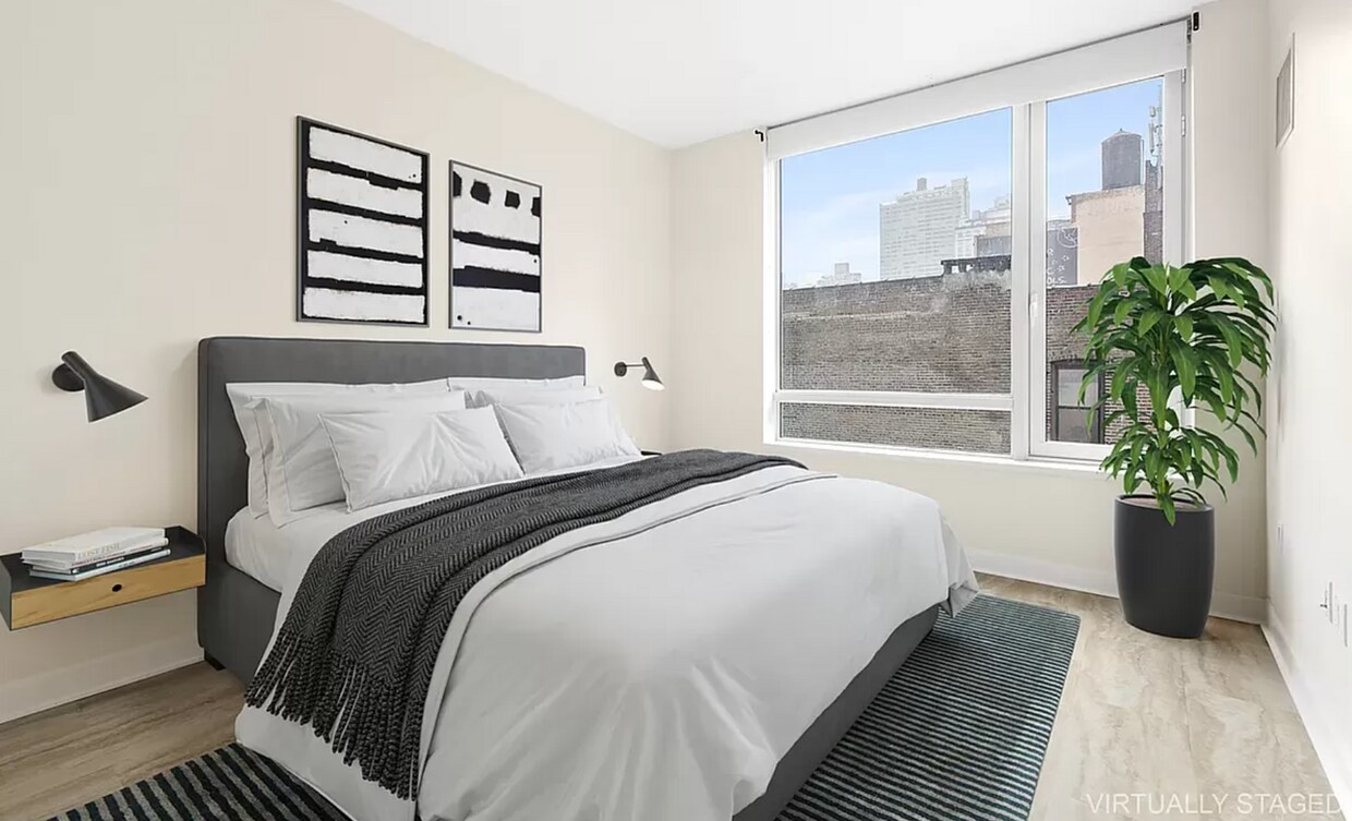 Building Photo - 261 W 28th St