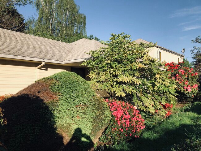 Main dwelling with the two story ADU on the right. - 11725 SW Greenburg Rd