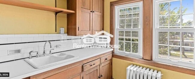 Building Photo - 2925 Sunset Blvd