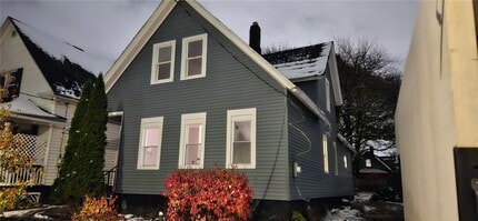 Building Photo - 83 Weeger St