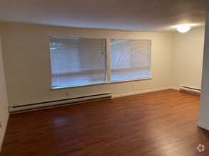 Building Photo - 9445 Avondale Rd NE