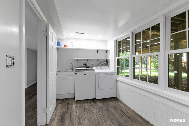 Building Photo - Spacious 5BR House in Fort Washington