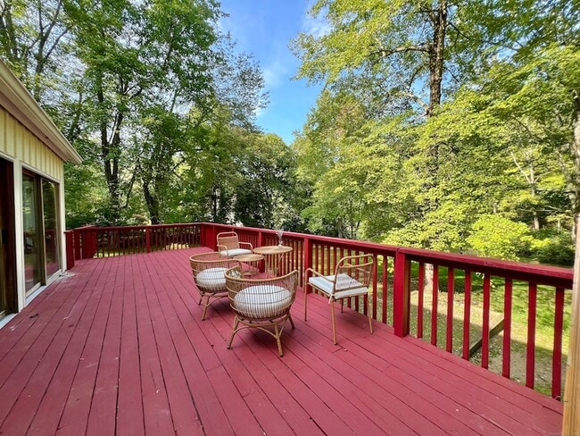 Building Photo - 314 Erskine Rd