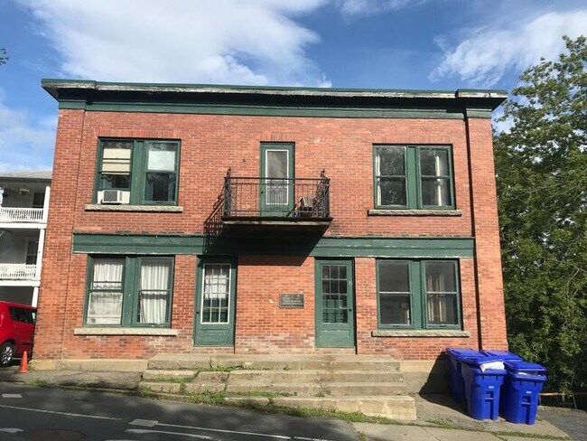 Building Photo - 18 Main St