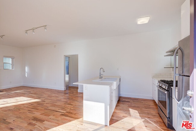 Foto del edificio - 3216 Bellevue Ave