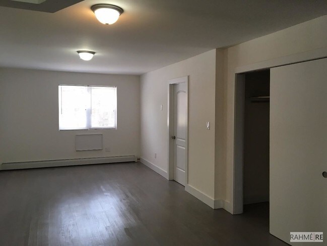 Building Photo - 631 Barretto St
