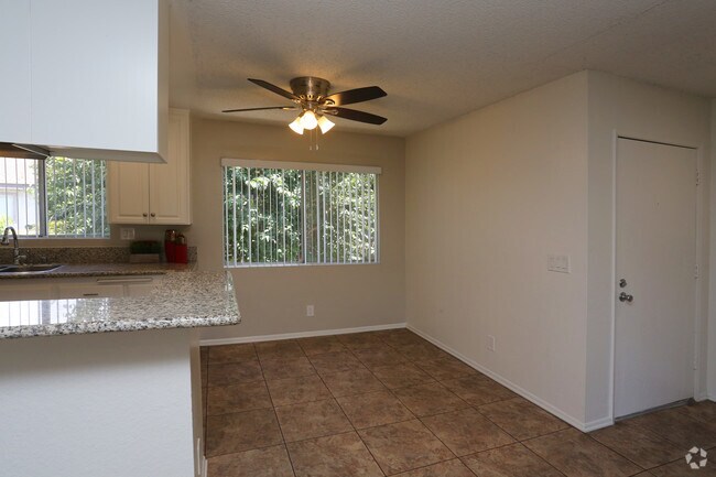 2HAB, 2BA - 900 ft² - Woodglen Apartments