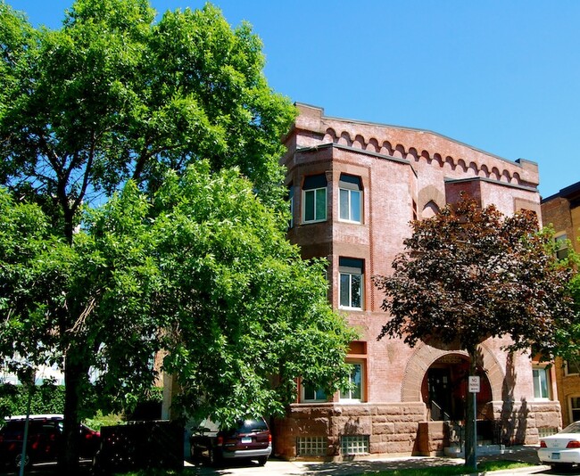 Building Photo - Cromwell Commons