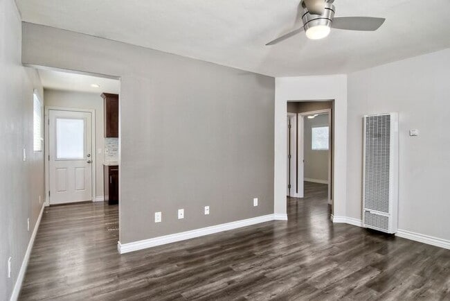 Building Photo - 2725 G St