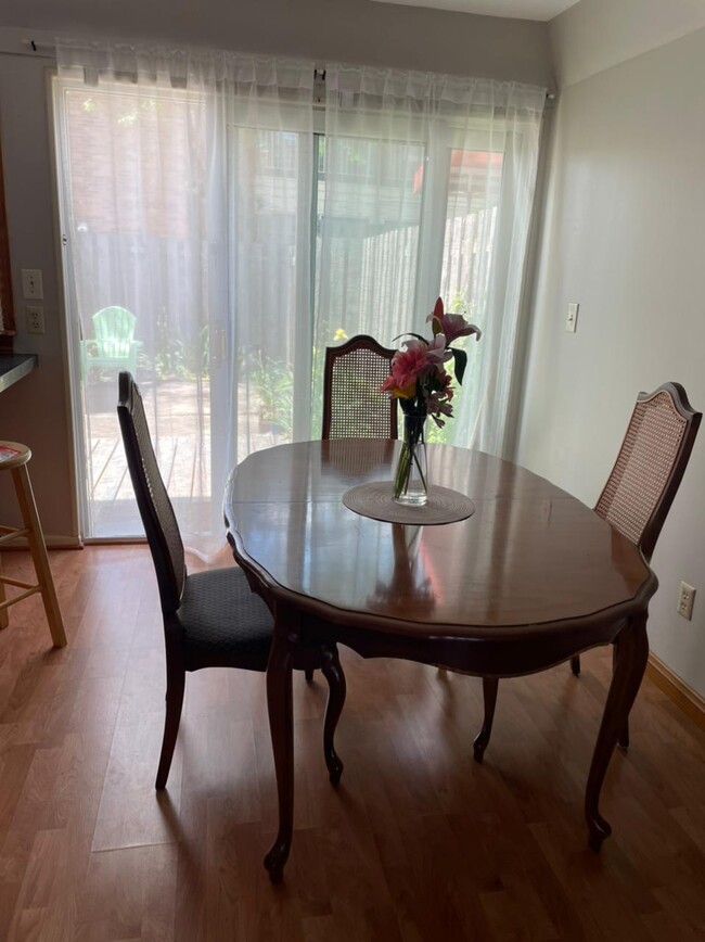 dining - 908 Chatham Ln