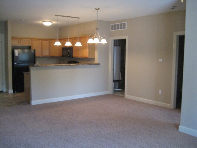 Foto del edificio - Beautiful 2 bedroom, 2 bath Condo in University Heights
